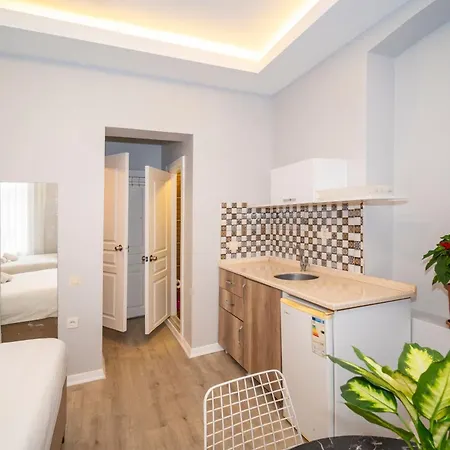 Aparthotel New Life Taksim *